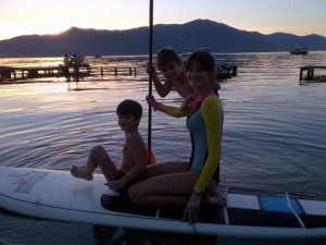 isabeli fontana famille 300x225 Compte Twitter d Isabeli Fontana