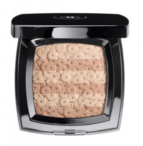 poudre les essentiels chanel 295x300 Poudre Lumière d Artifices Beiges de Chanel